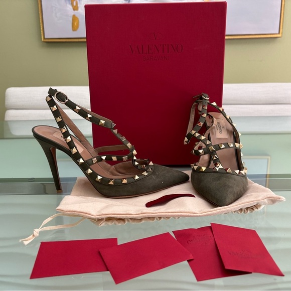 Authentic Valentino Garavani Olive RockStud Pumps - Picture 6 of 13